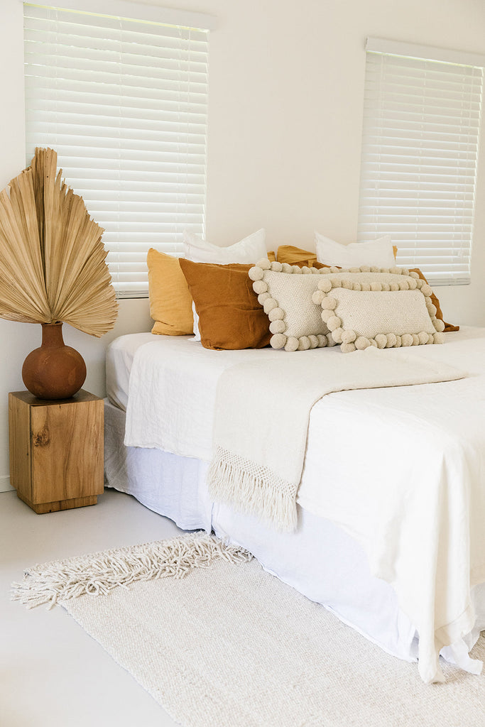 Classica Lumbar Pom Pom Cushion  #2 | Natural