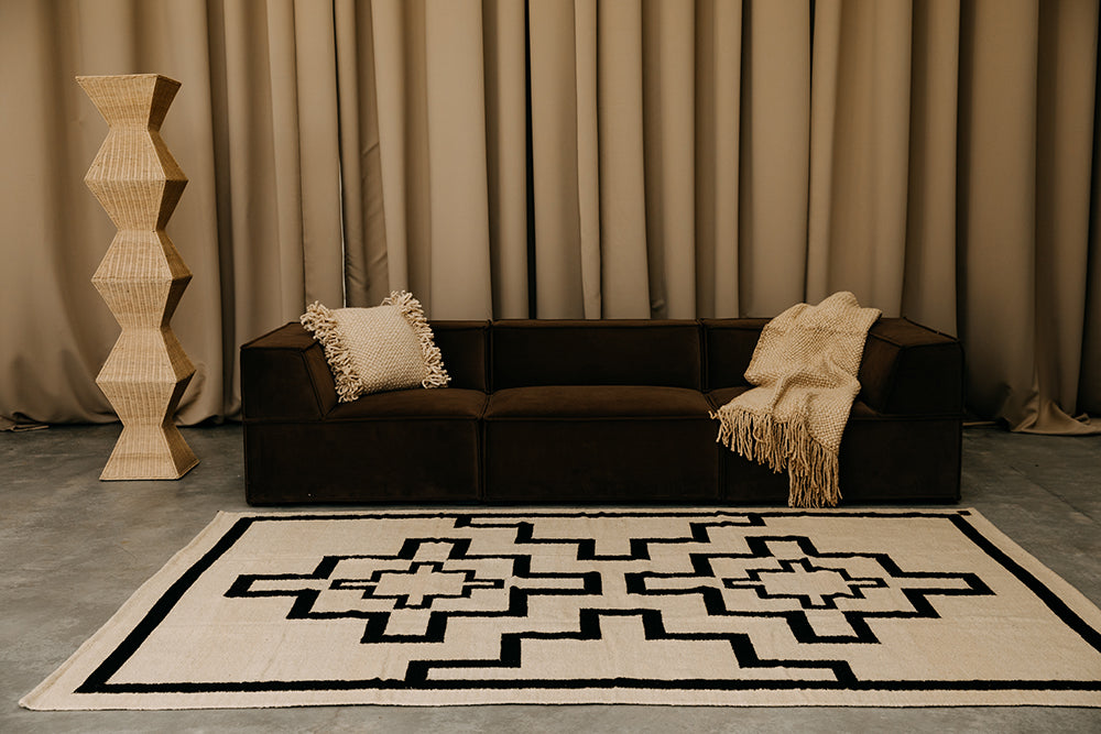 Yolanda | Bone & Black