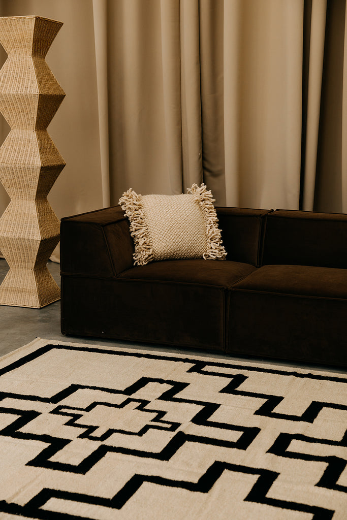 Yolanda | Bone & Black