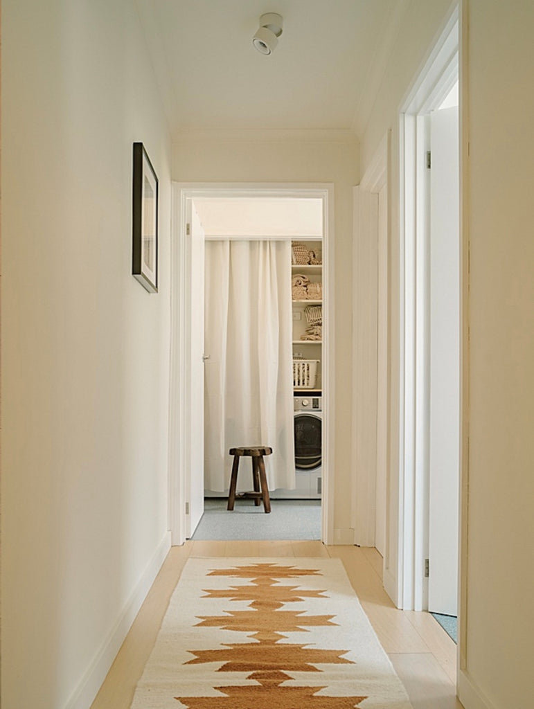 Elvira Runner |  Natural & Latte