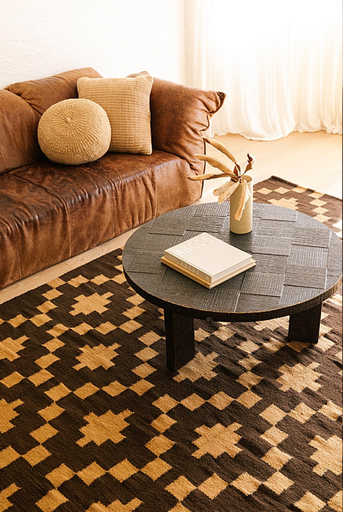 Antonia | Coffee & Camel