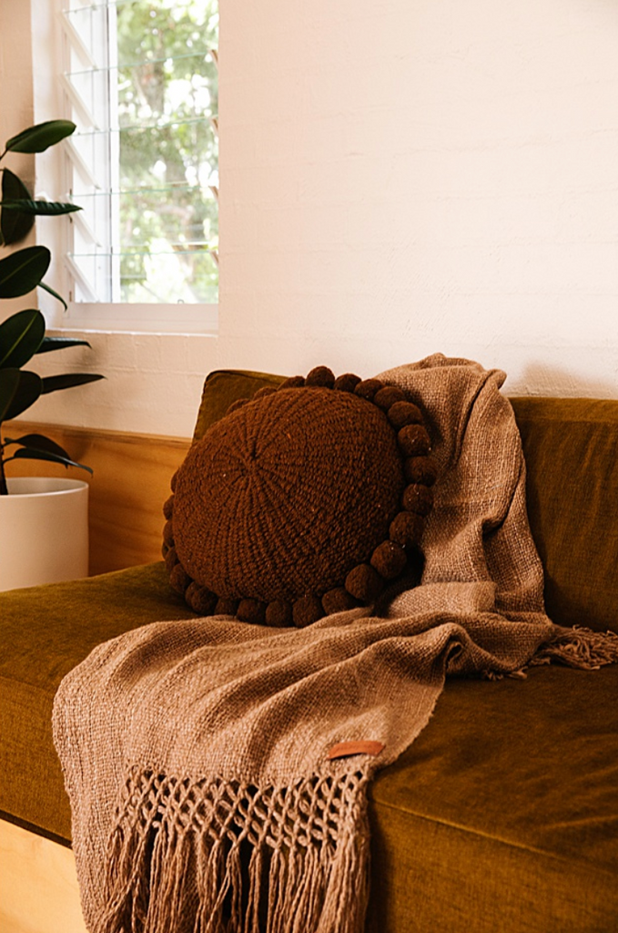 Puna Llama Throw | Oat