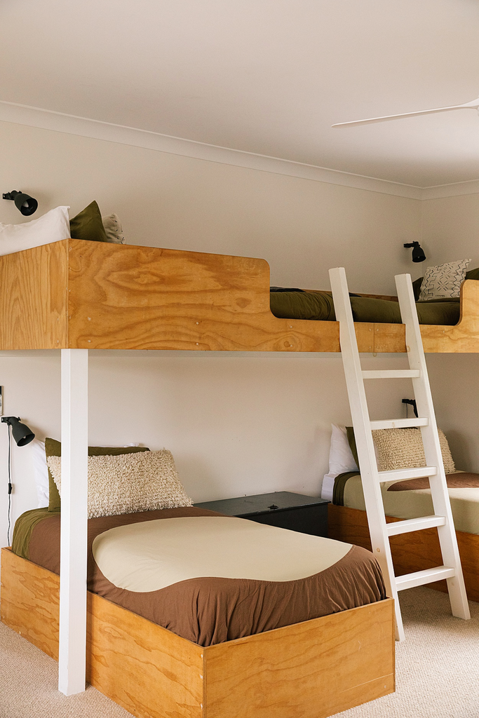 Sol Throw | Chocolate & Bone