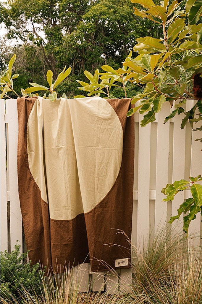 Sol Throw | Chocolate & Bone